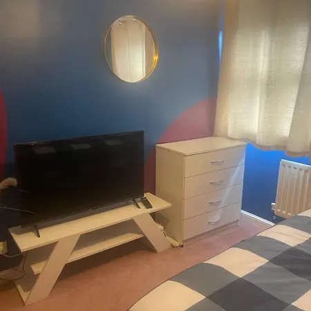 Comfy Small Double In A Cul De Sac Classy Area 民宿 布里斯托