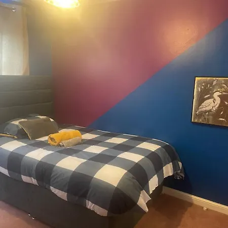 Comfy Small Double In A Cul De Sac Classy Area 布里斯托